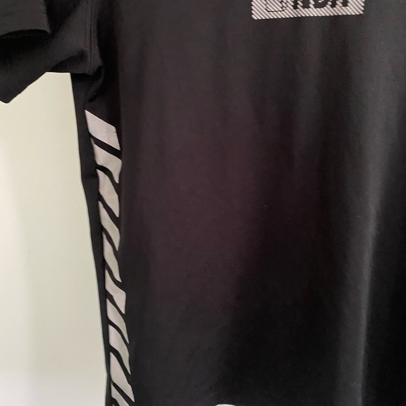 Boys NBA athletic shirt size medium - Picture 5 of 5